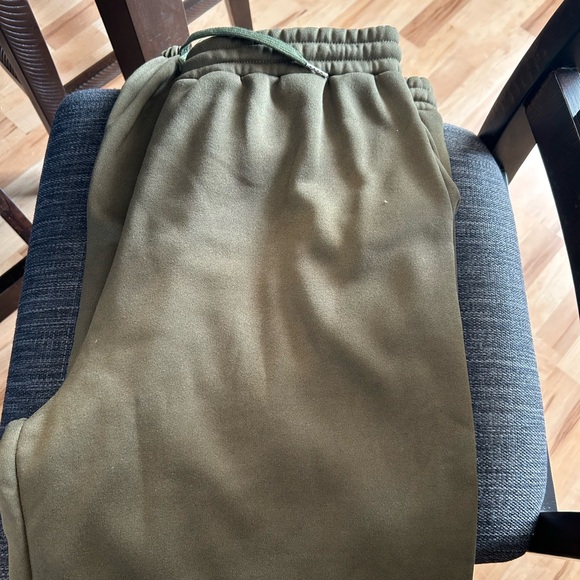 Women’s loose fit sweatpants, wide legs - Picture 4 of 5